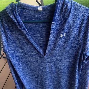 Under Armour pull over long sleeve blue